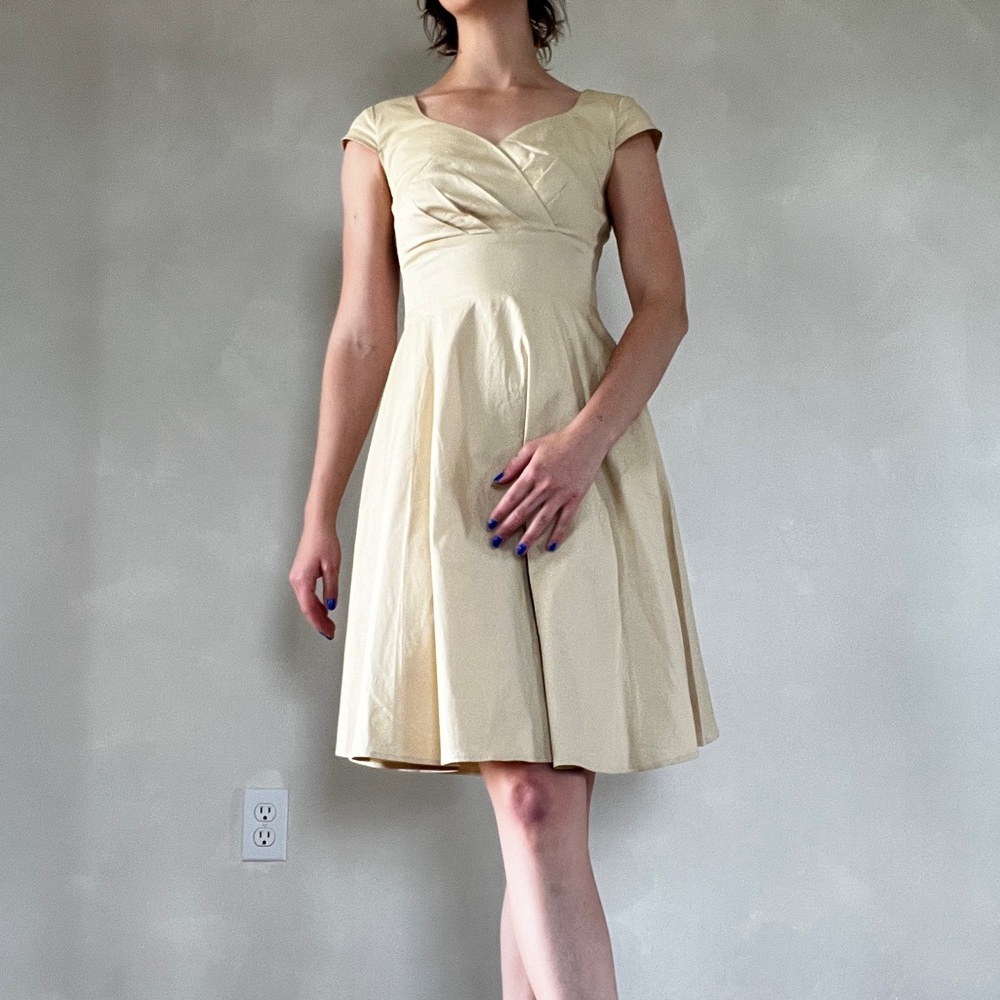 Cream‎ Mini Dress with Sweetheart Neckline and Cap Sleeves